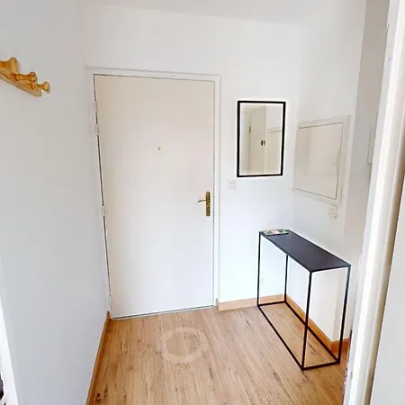 Avec Balcon Et Ascenseur Sur Apartment *